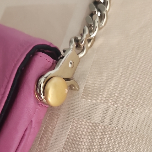 Wilsons Pink Leather Shoulder Bag W/ Removable Brass Chain Strap - Picture 5 of 12